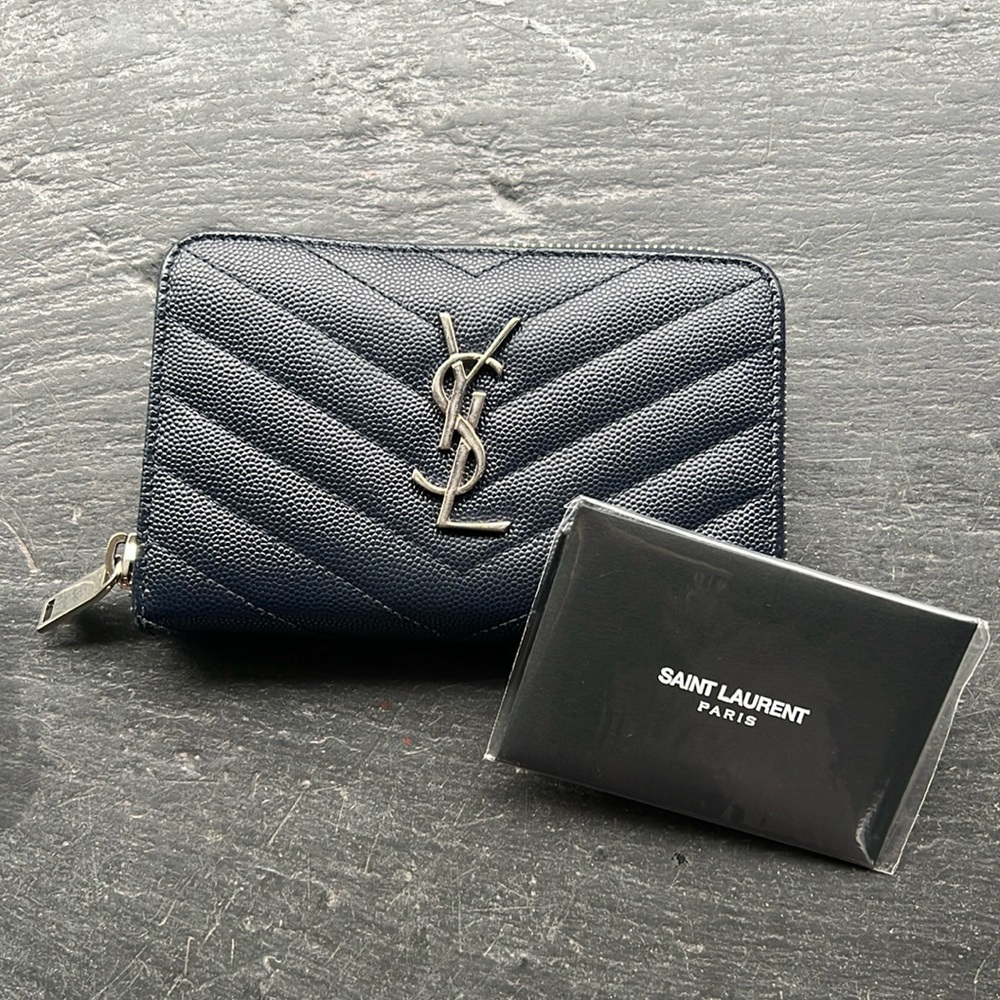 Pre-loved 100% Authentic YSL Navy Zipper Wallet